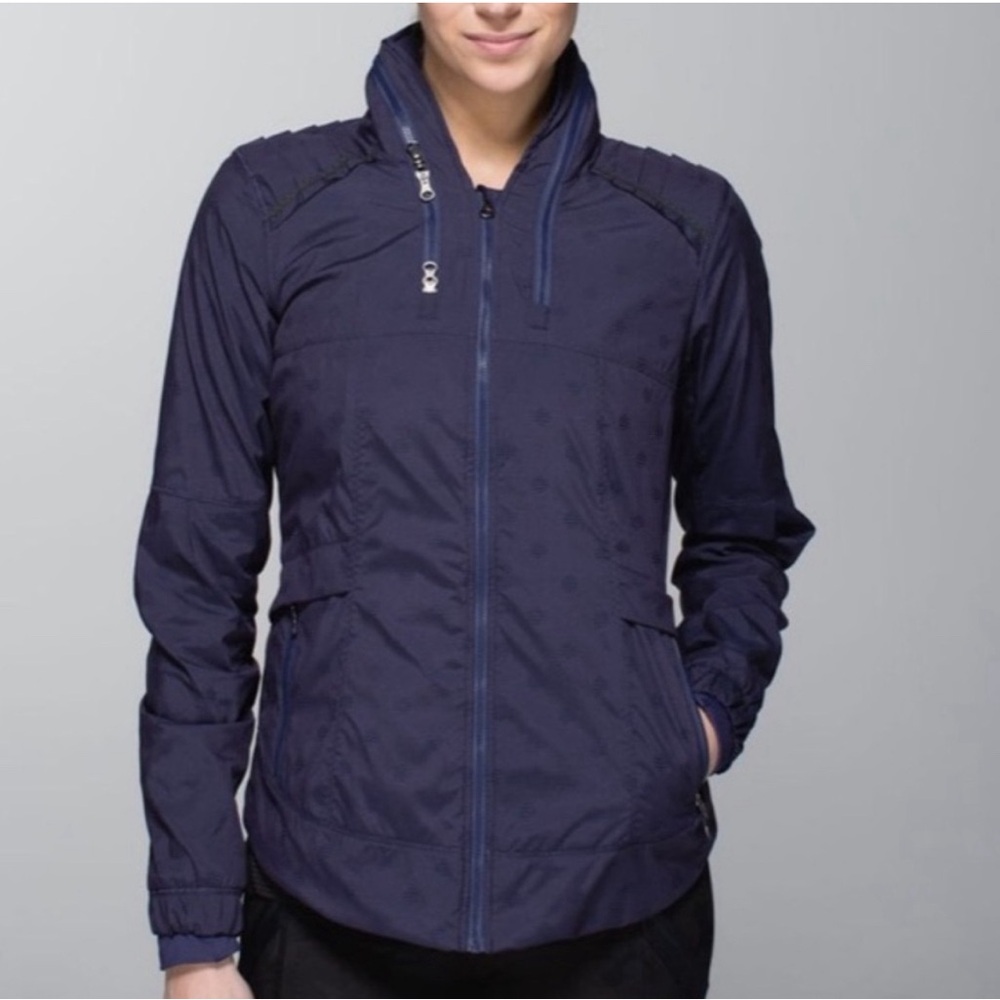 Lululemon Spring Forward Jacket Stripe Dot Cadet Blue Sz6- EUC